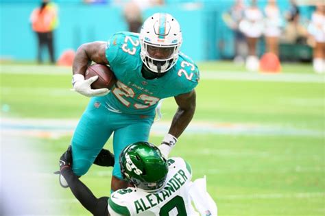 Chris Perkins: These are the free agents the Dolphins should re-sign